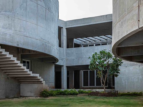 woxen school of business